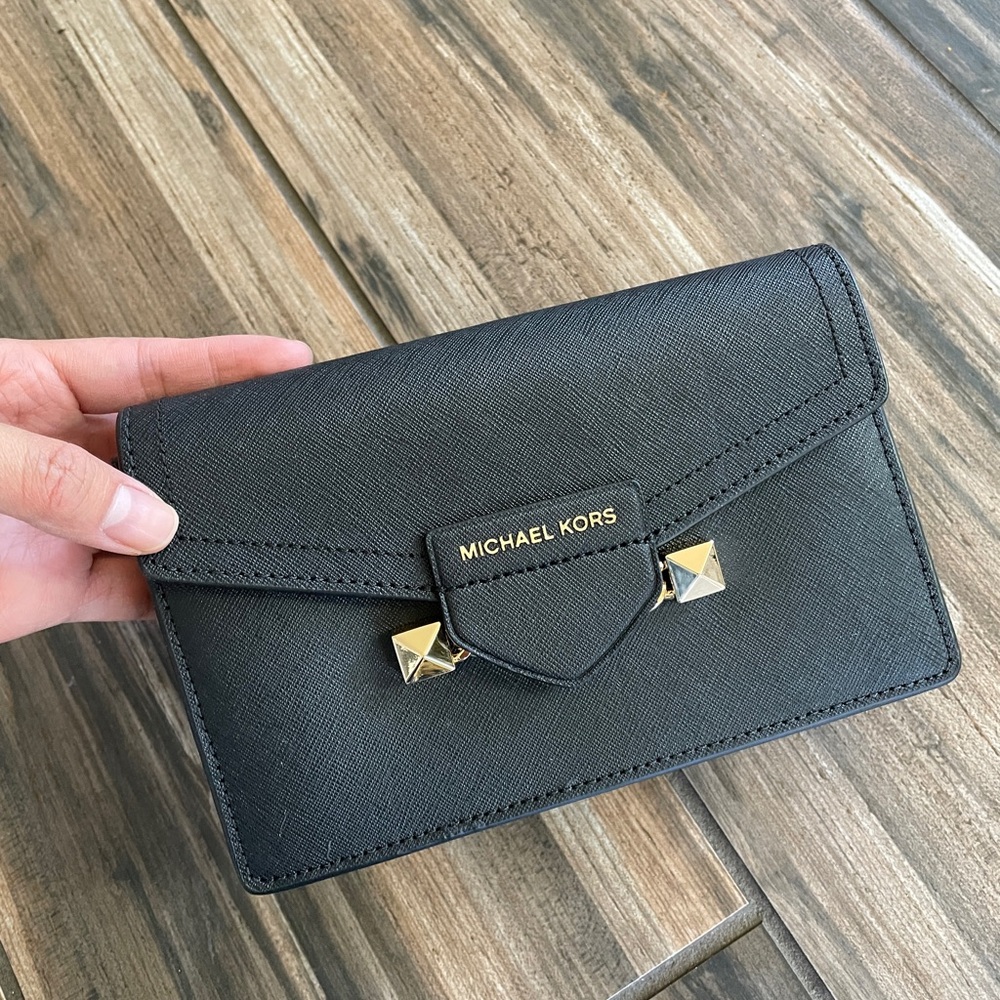 NWT Michael Kors Karla Black Leather Crossbody Wallet with Chain Strap